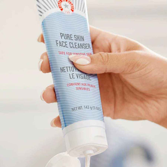 First Aid Beauty Pure Skin Face Cleanser - Gentle Hydrating Cleanser 142g