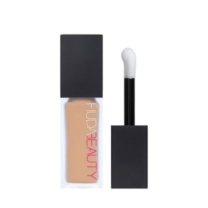 Huda Beauty FauxFilter Luminous Matte Concealer