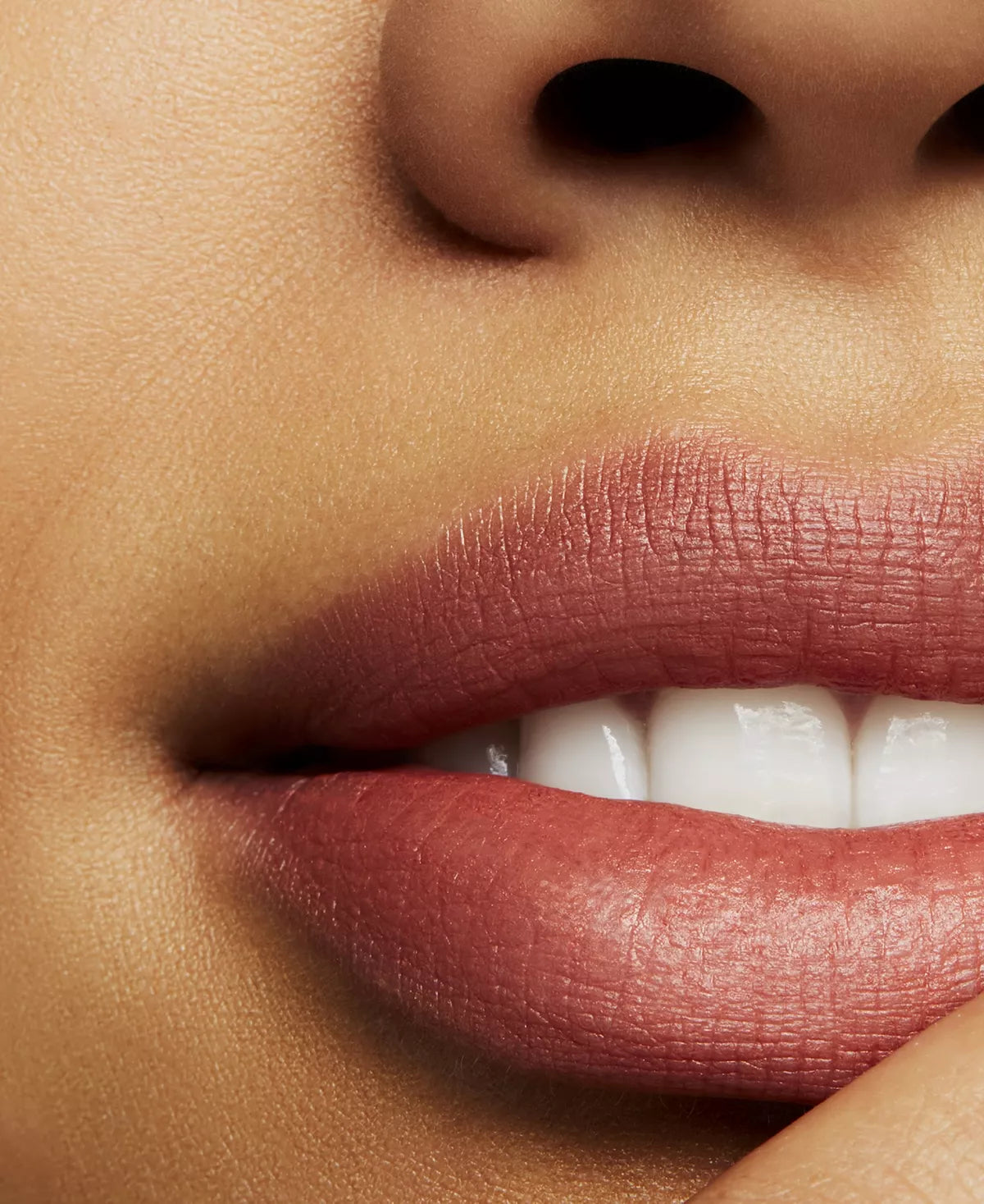 MAC HAIL TO THE CHIC LIPSTICK TRIO